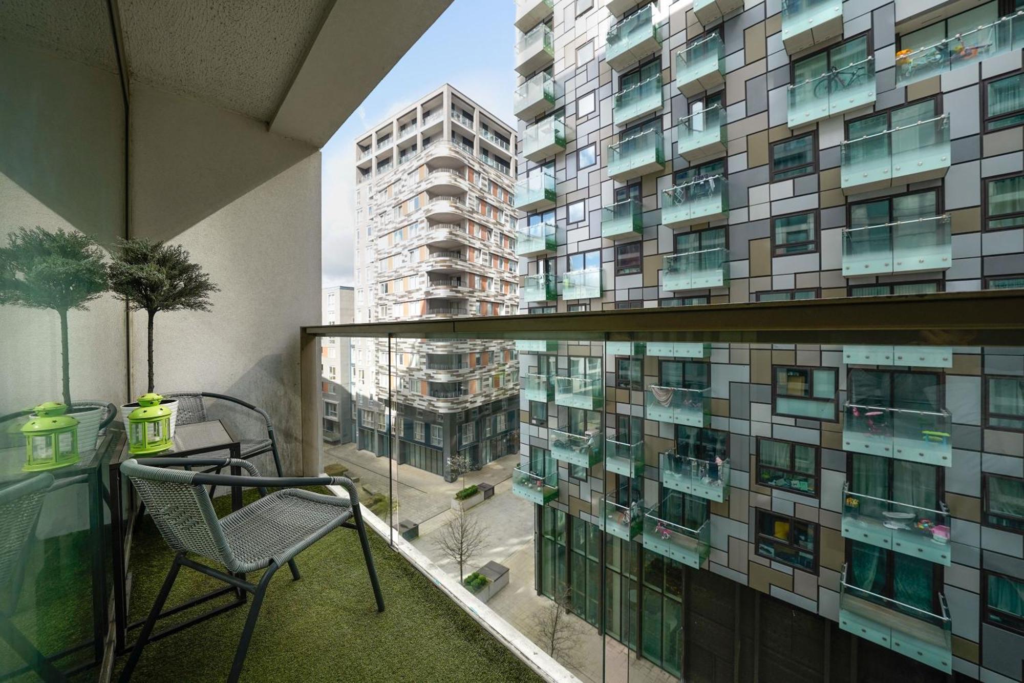 شقة Cobalt Point, South Quay لندن المظهر الخارجي الصورة